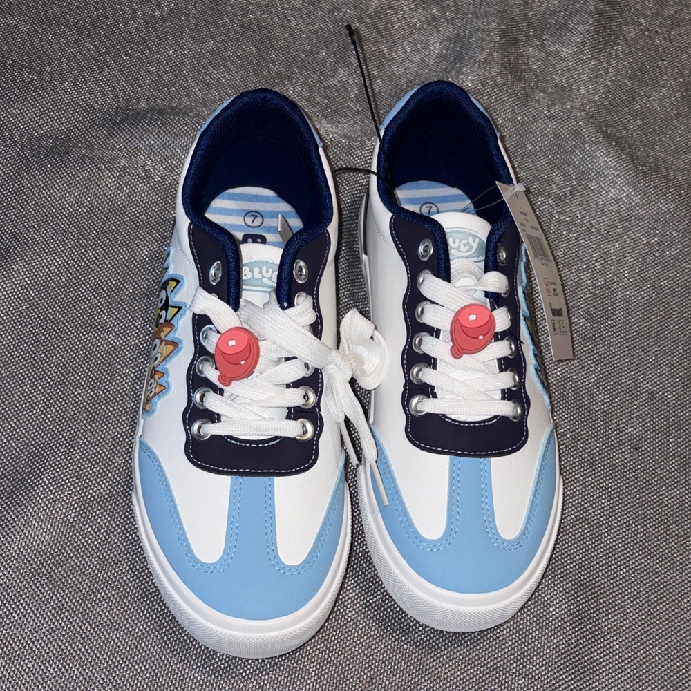 Brand New Bluey Women’s Low top Sneakers size 7W
